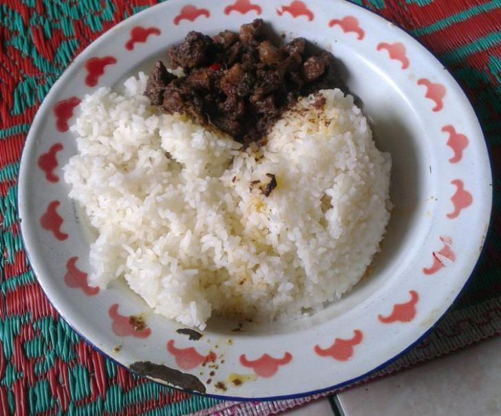 Sarapan Murah Meriah di Pasar Balige Danau Toba: Nasi Sambar Tuktuk dan Lappet