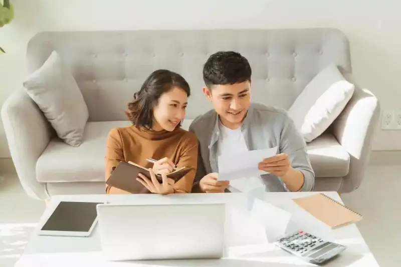 Cara Mengatur Keuangan Saat Salah Satu Pasangan Adalah Freelancer